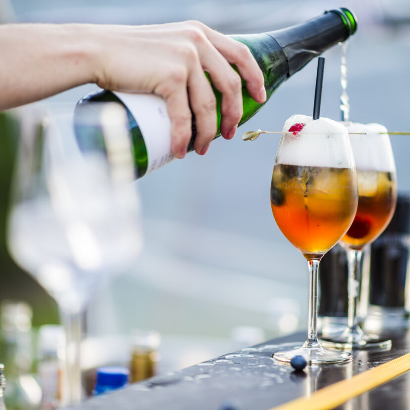 Drinks und Sekt zur After Work Lounge
