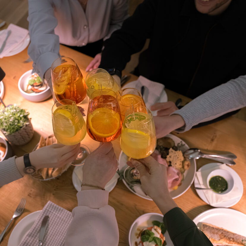 Gemeinsam genießen La Famiglia Wasem Kloster Engelthal Restaurant Terrasse
