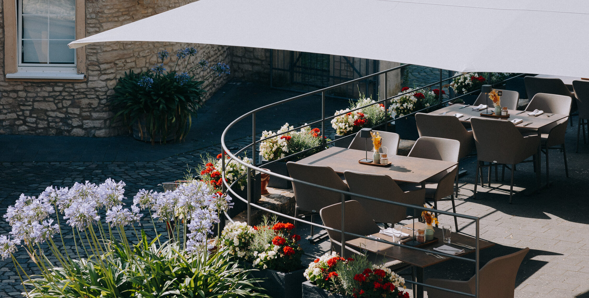 Terrasse im Sommer | Restaurant des Kloster Engelthal | Wasem Ingelheim